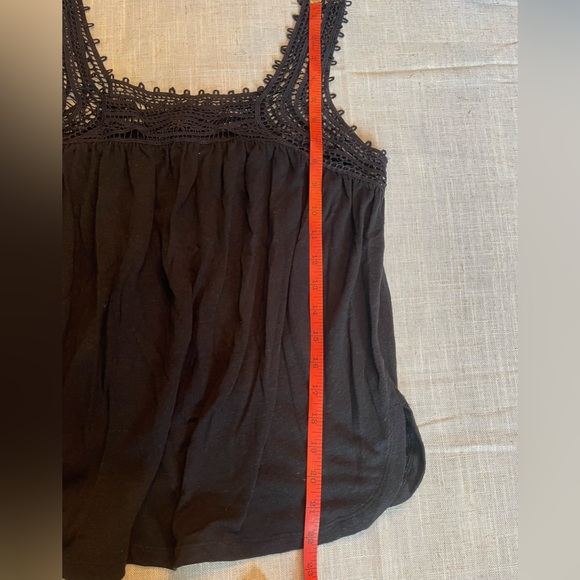 ⚡️ Adorable Black Tank Top ~ Size XS ⚡️ - Picture 4 of 5